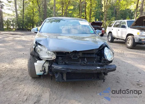 2010 Volkswagen Jetta Limited Edition z USA, uszkodzony, nr VIN 3VWRZ7AJ6AM127375